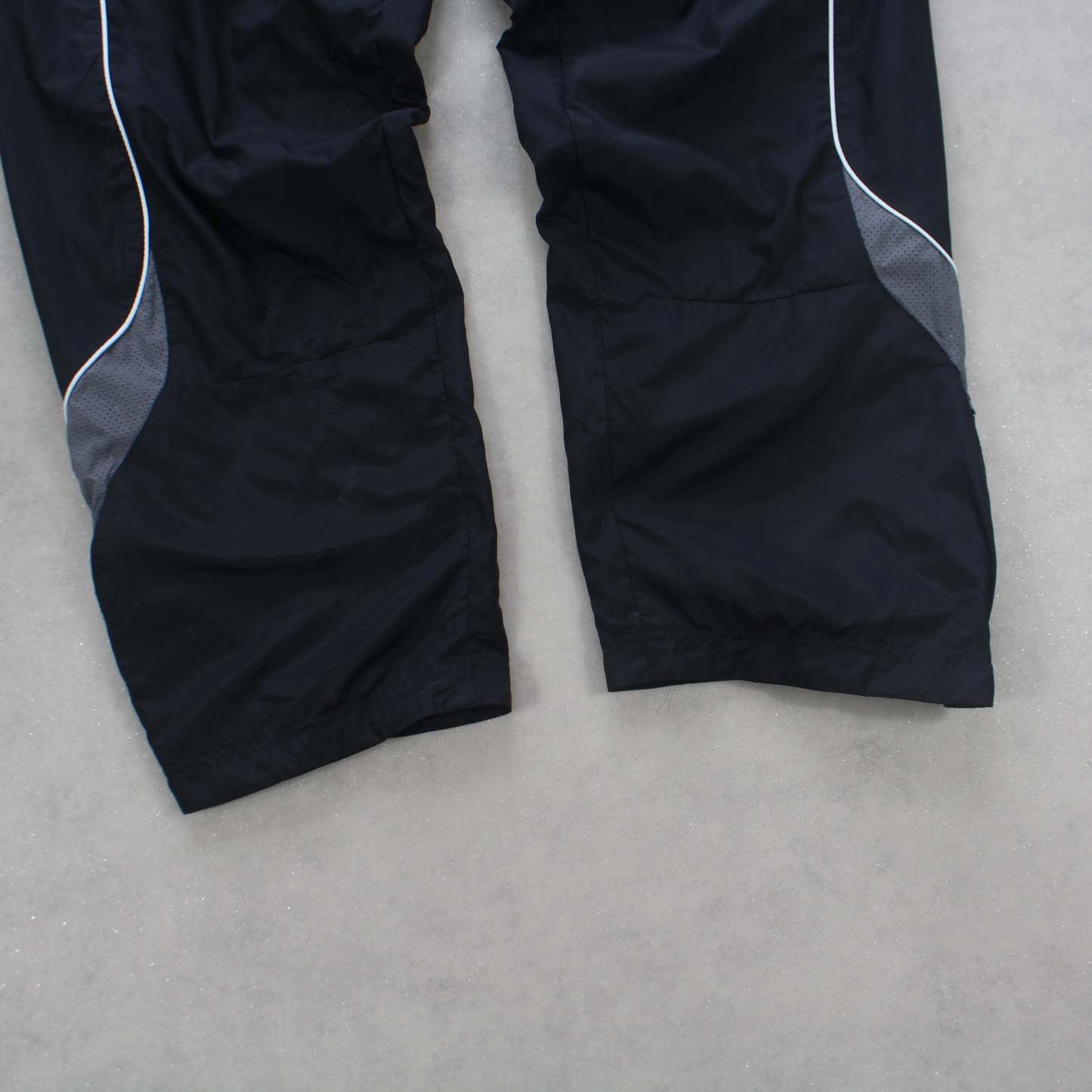 RARE 2000s Trackpants Black-Maverick