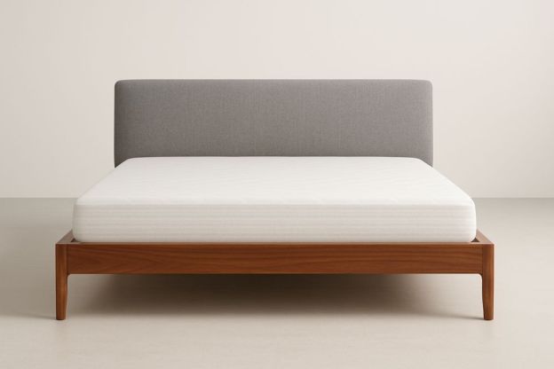 Tömörfa ágy szürke szövettel és matraccal
