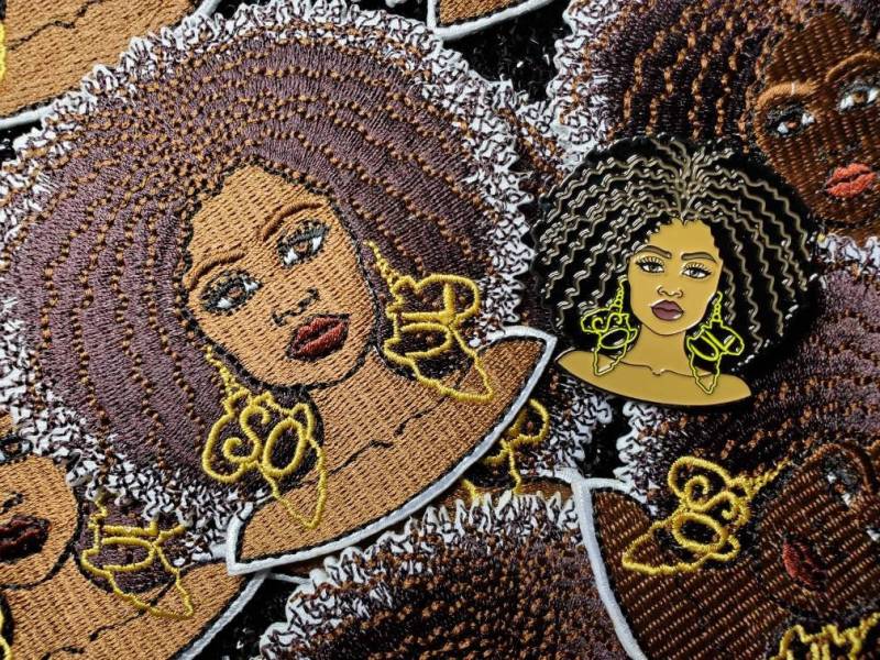 Soul Queen, 2-pc Enamel Pin & Patch Set, Black Girl with 4C Hair and "Soul" Earrings, Iron on, Accessories for Bags, Jackets, Shoes, DIY