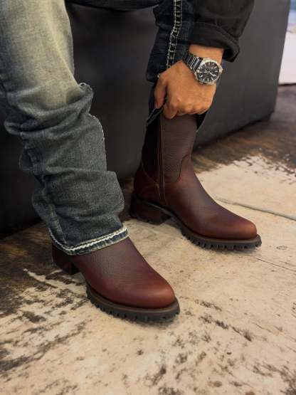 Vintage Scratch-Resistant Ranch Boots