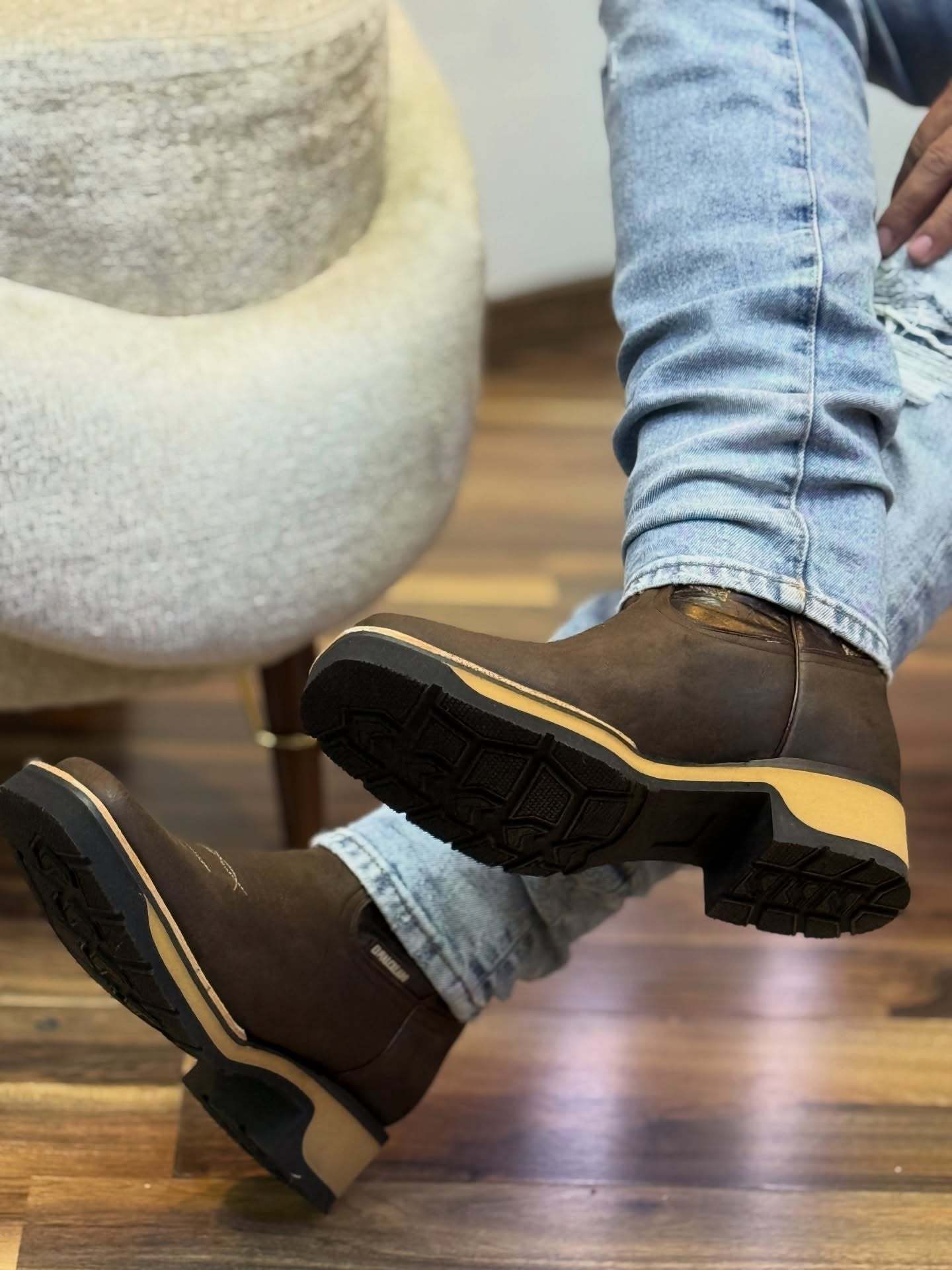 Italian Cowhide Embroidered Knight Boots