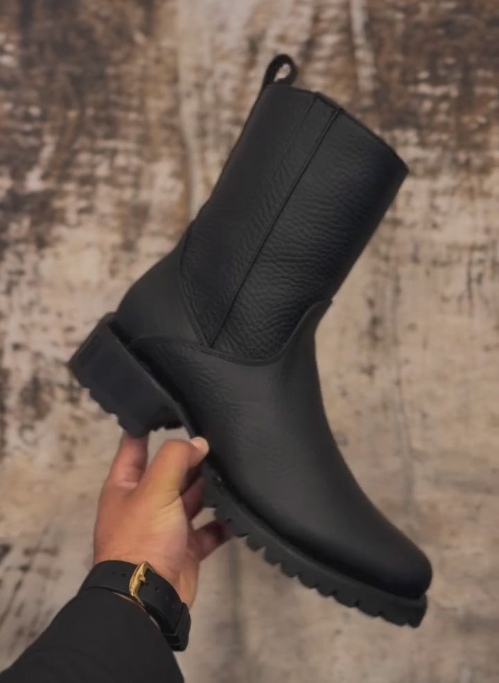 Vintage Scratch-Resistant Ranch Boots