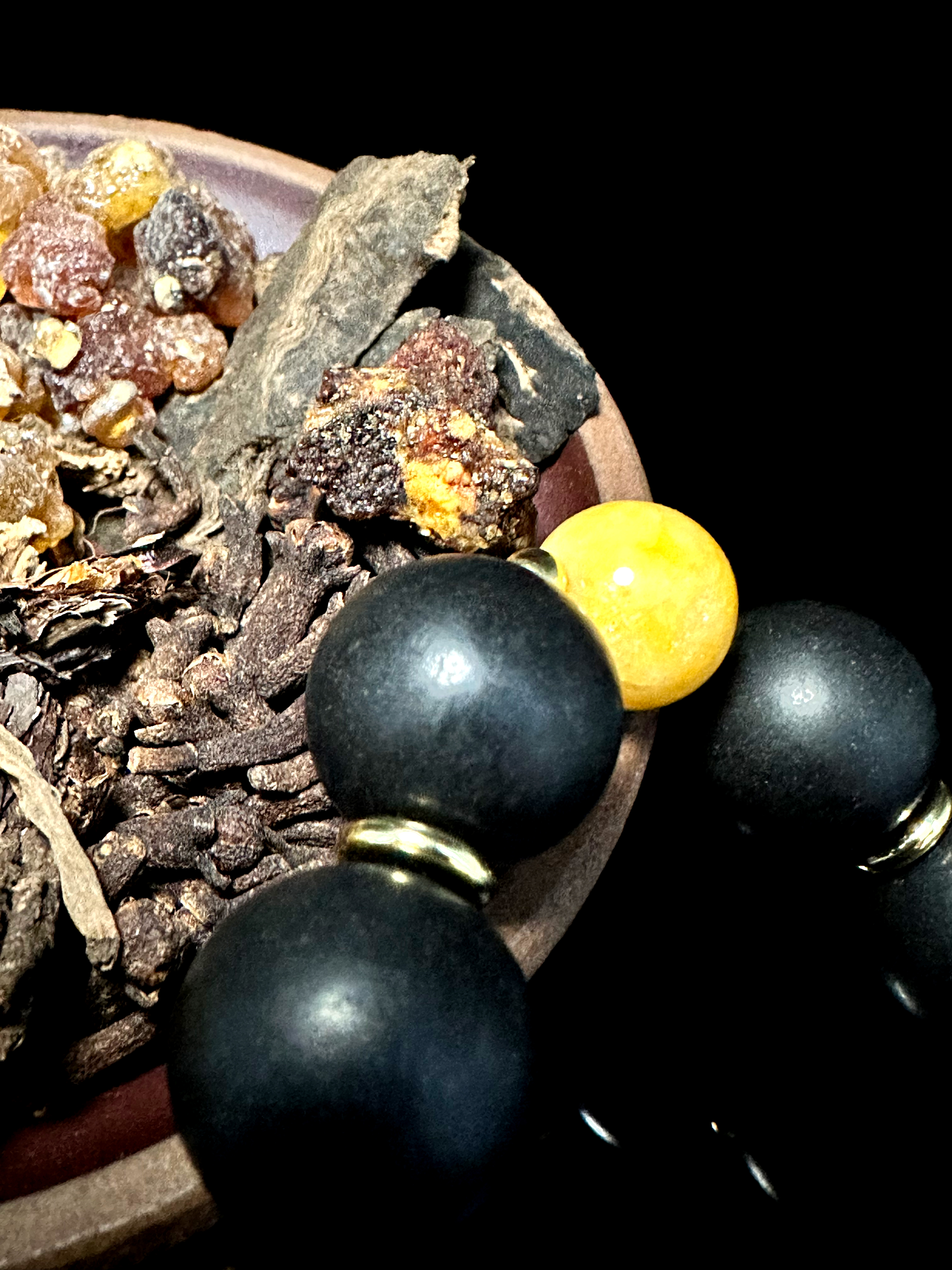 HYLEA Imperial Ambergris Clarity Beads | Uplifting Mood and Mental Focus Scent | Rare Ancient Aromatherapy