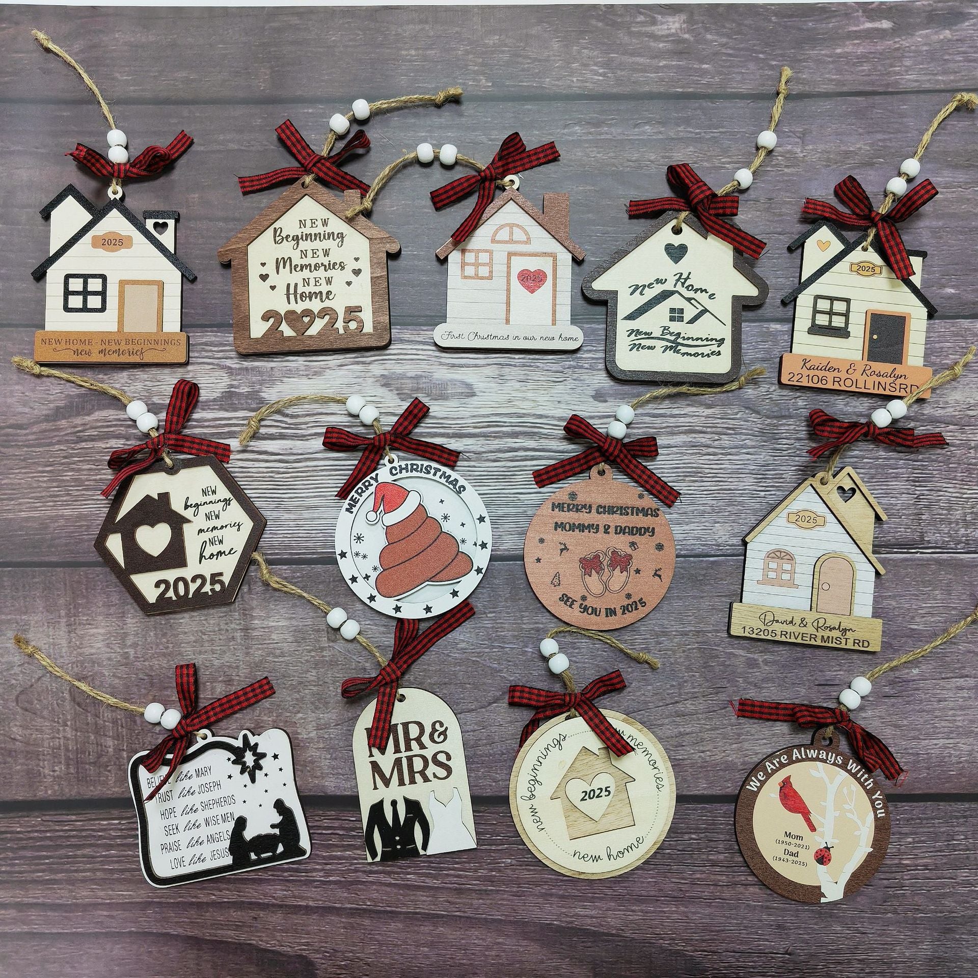 14PCS Wooden Christmas Decor Set, Mini House Ornaments with Hanging Loops, Festive Tree & Mantel Display, Rustic Holiday Tabletop Village Decor
