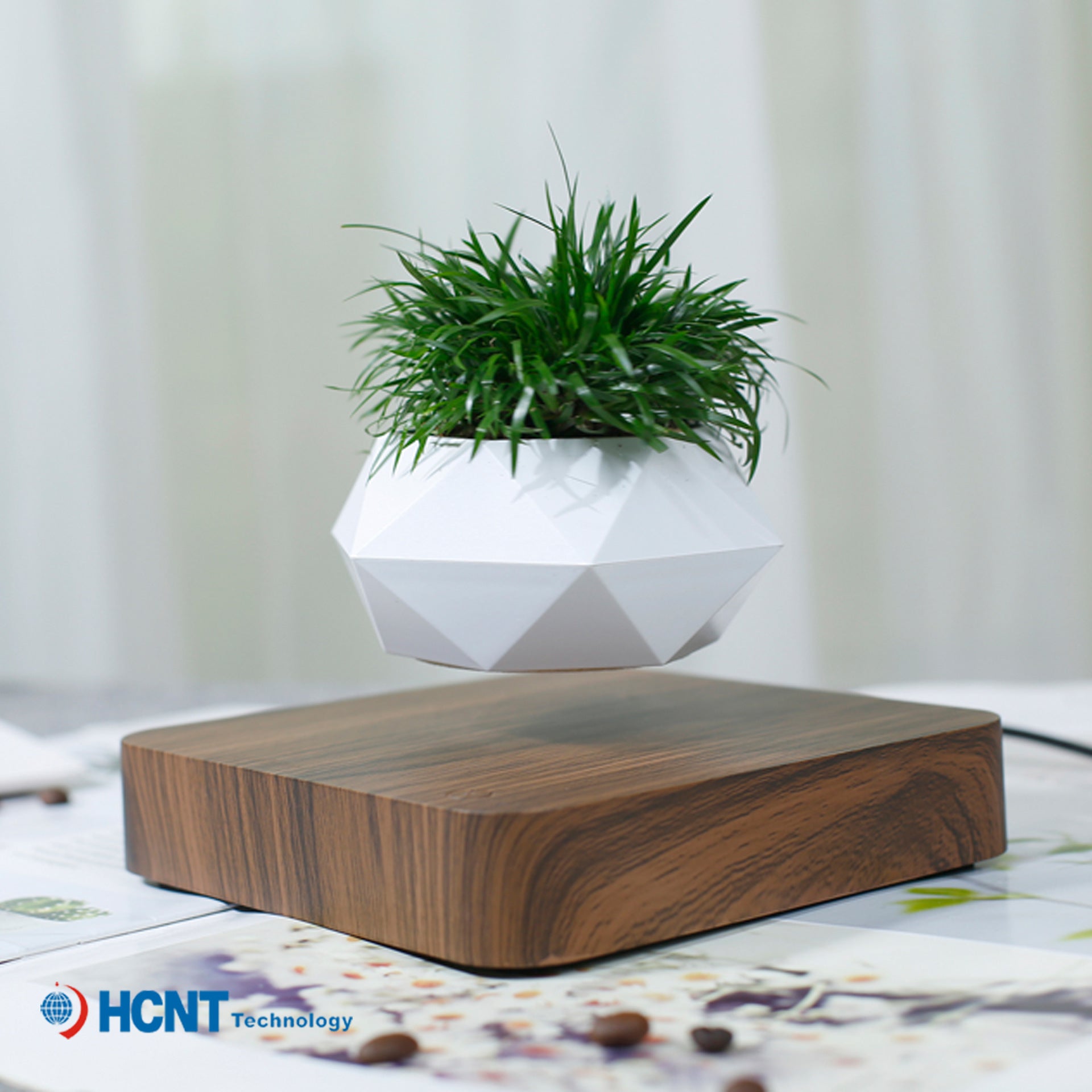 Auto-Rotating Floating Flower Pot with UK Plug Base, Levitating Planter Made of Eco-Friendly Resin, 360° Balanced Light Exposure for Healthier Plants, Magical Indoor Gardening Solution