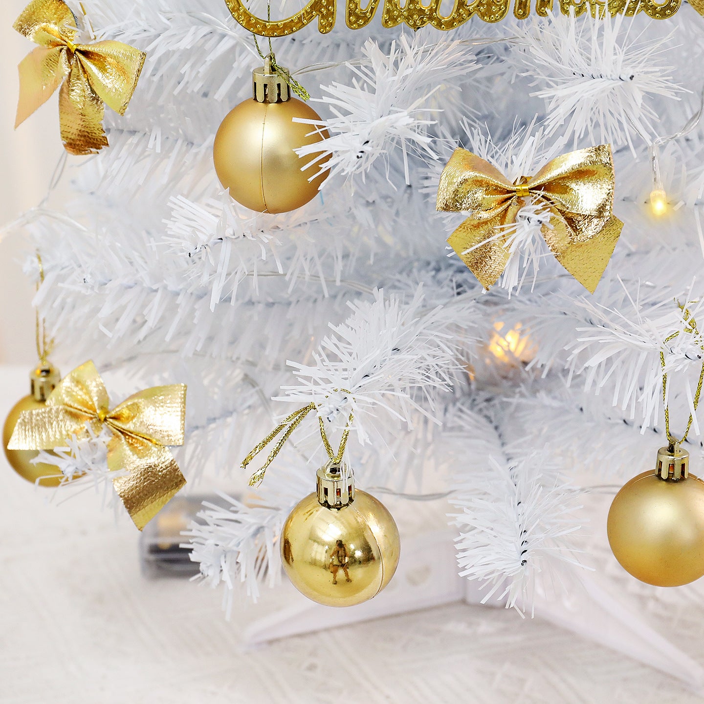 Christmas Eve Centerpiece Tree, Gold & White Mini Tree for Holiday Tablescapes, 45cm/60cm Battery Operated Festive Decor, Ceremonial Tabletop Ornament for Family Gatherings