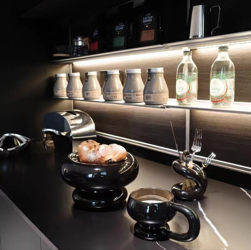 Hand-Thrown Ceramic Vanity Organizer - Sophisticated Holder for Toothbrushes, Makeup Brushes & Writing Pens