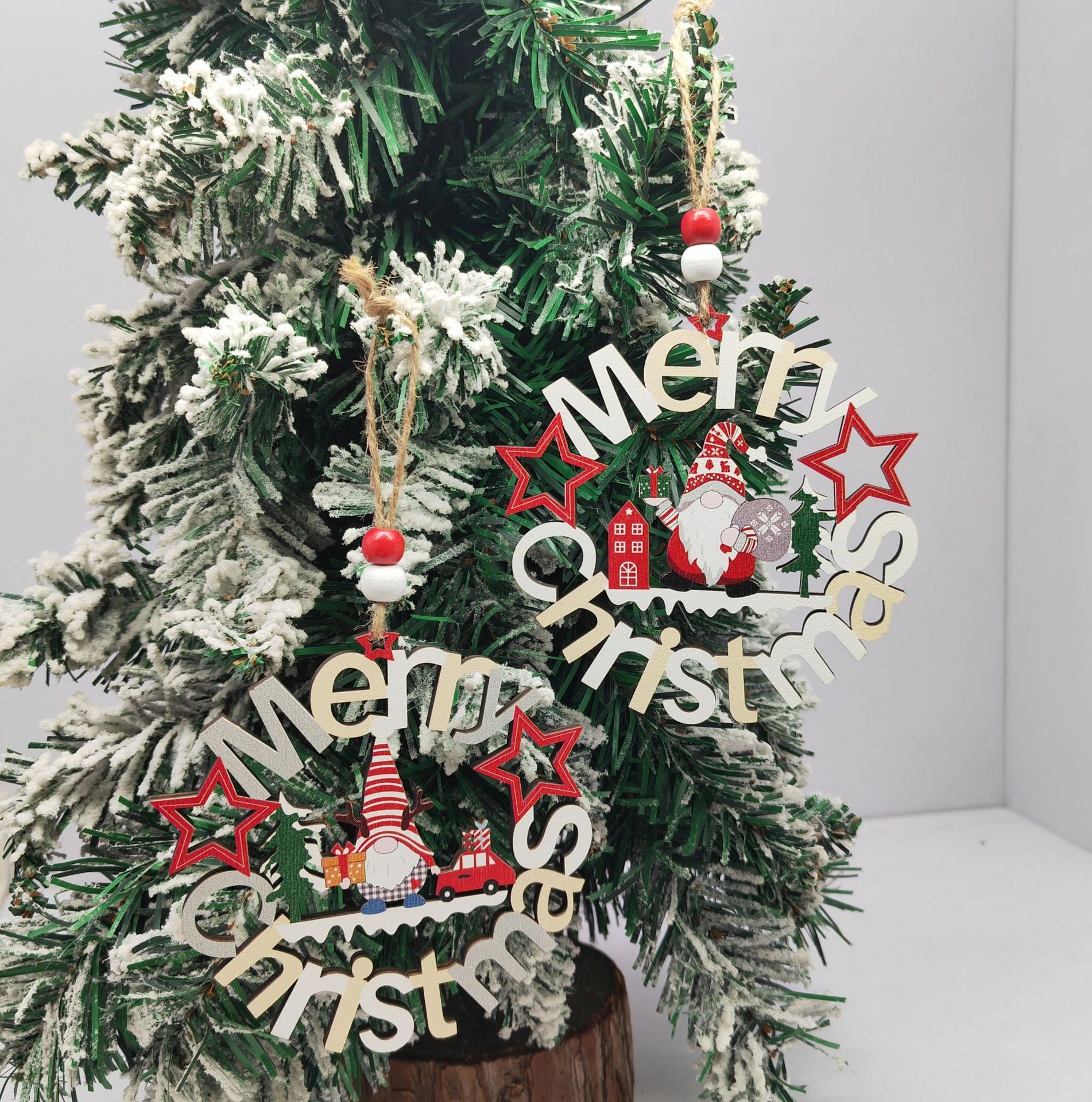 Christmas Character Family Ornament Set, Storytelling Wood Decor with Santa Snowman Gingerbread, Vintage Holiday Figure Collection for Narrative Tree Displays, Animated Style Festive Ornaments