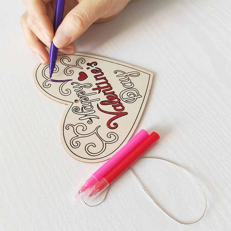 Couples DIY Wooden Ornament Kit for Valentine‘s Day， 5-Piece Heart Bear Bee Craft Set for Date Night， Personalized Love Token with Painting Supplies， Romantic Craft Activity for Partners