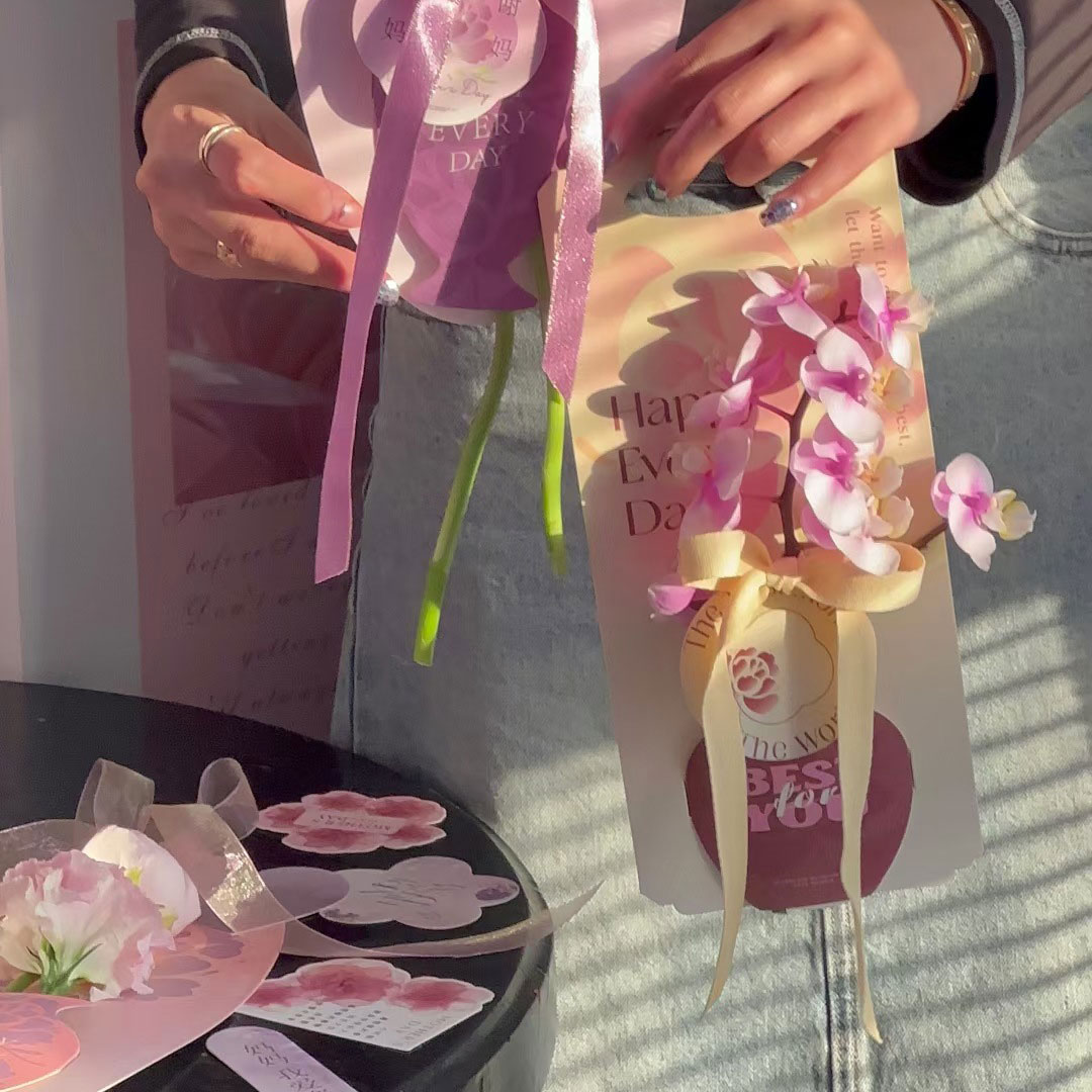 Oval Floral Gift Card Holders – Elegant Flower Bouquet Sleeves for Wedding, Anniversary, Birthday Party Decor, Flower Arranging, Card Display & Creative Packaging