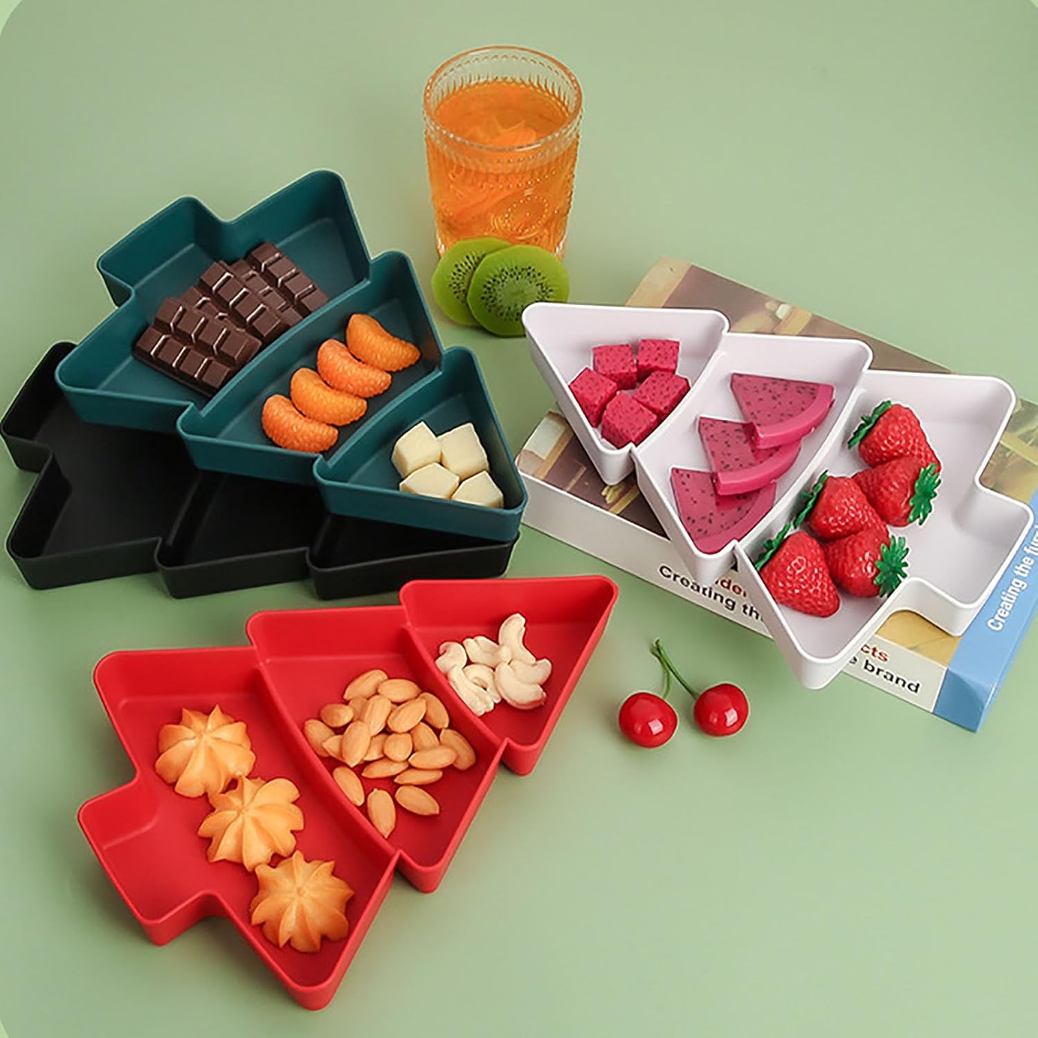 Christmas Tree Shaped Plates Plastic Christmas Tree Tray Snack Appetizer Tray Plastic Serving Tray 3 Compartment Multifunction Food Serving Platter for Christmas Holiday Party Supplies