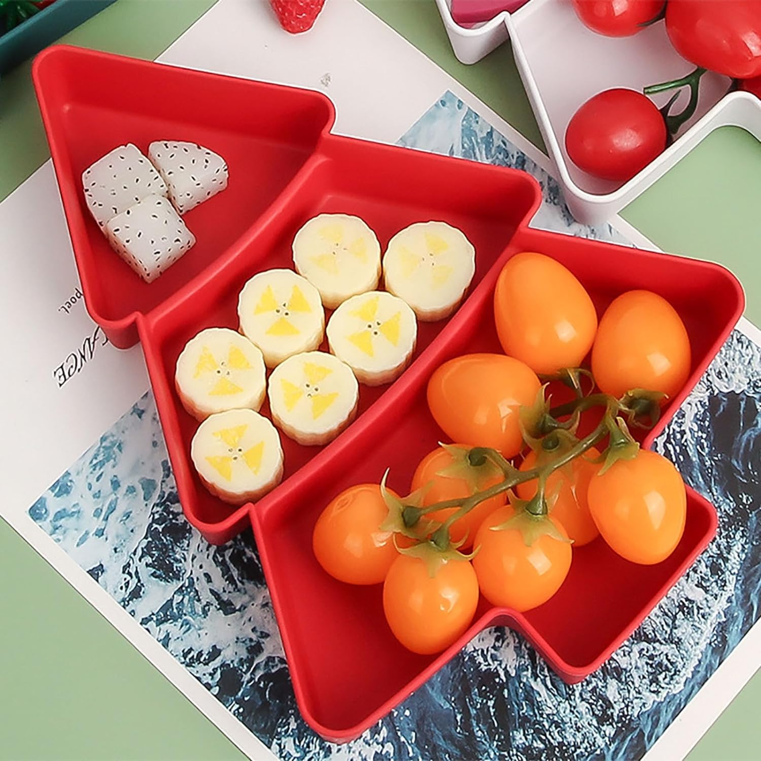Christmas Tree Shaped Plates Plastic Christmas Tree Tray Snack Appetizer Tray Plastic Serving Tray 3 Compartment Multifunction Food Serving Platter for Christmas Holiday Party Supplies