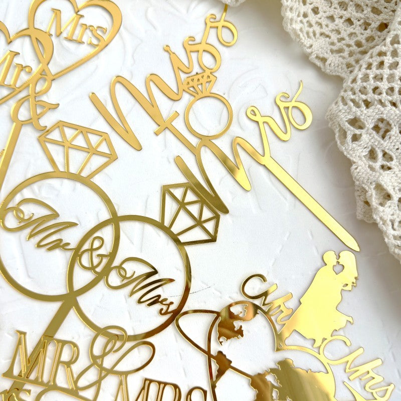 Mr And Mrs Cake Topper Acrylic Wedding Cake Toppers Bride And Groom Mr & Mrs Cake Topper Gold Cake Decorations Cake Decor for Engagement Bridal Shower Anniversary Cake Decoration Supplies