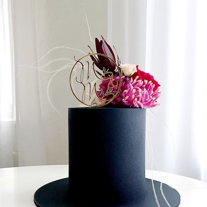 Mr And Mrs Cake Topper Acrylic Wedding Cake Toppers Bride And Groom Mr & Mrs Cake Topper Gold Cake Decorations Cake Decor for Engagement Bridal Shower Anniversary Cake Decoration Supplies