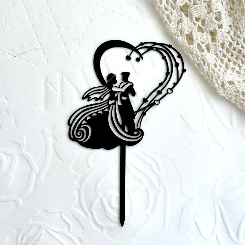 Mr and Mrs Wedding Cake Topper, Mirror Acrylic Bride and Groom Love Heart Couple Cake Topper for Wedding Bachelorette Anniversary Proposal Engagement Party