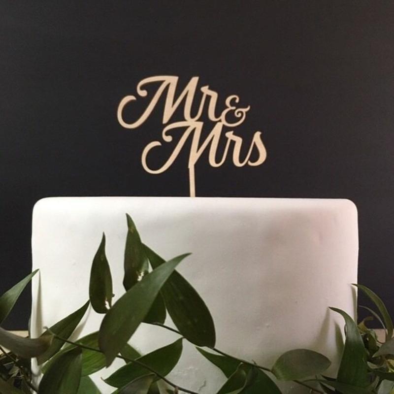Wooden Mr and Mrs Cake Topper Wedding Cake Toppers Custom Cake Topper Gift Decoration Engaged Foam Ring Finger | Bride To Be Bridesmaid Favors Bridal Shower Engagement Party