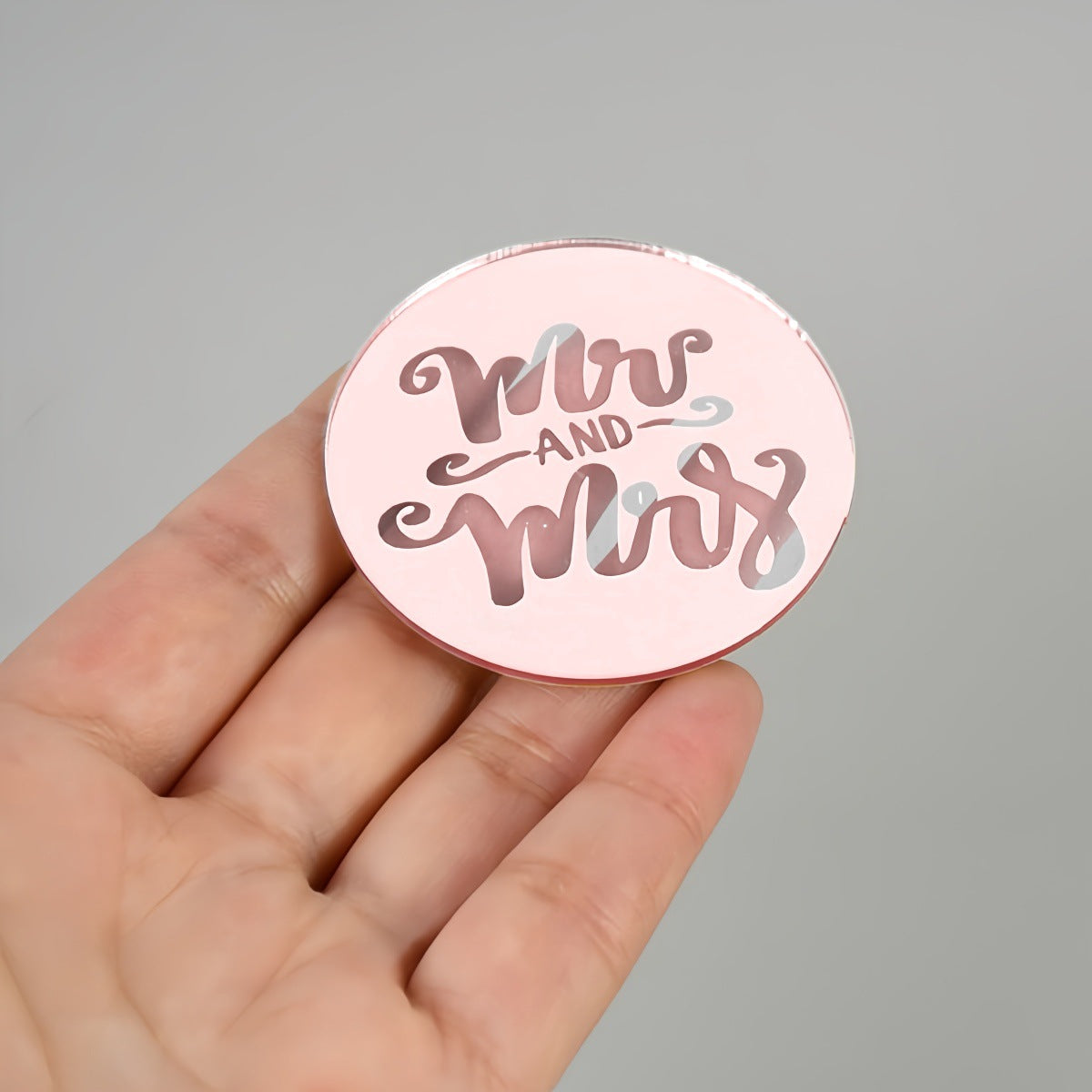 Wedding Gold Acrylic Cupcake Toppers, 3Pcs Round Mr.&Mrs. Cake Discs Mirror Picks, Charm Decoration Wedding Party Supplies