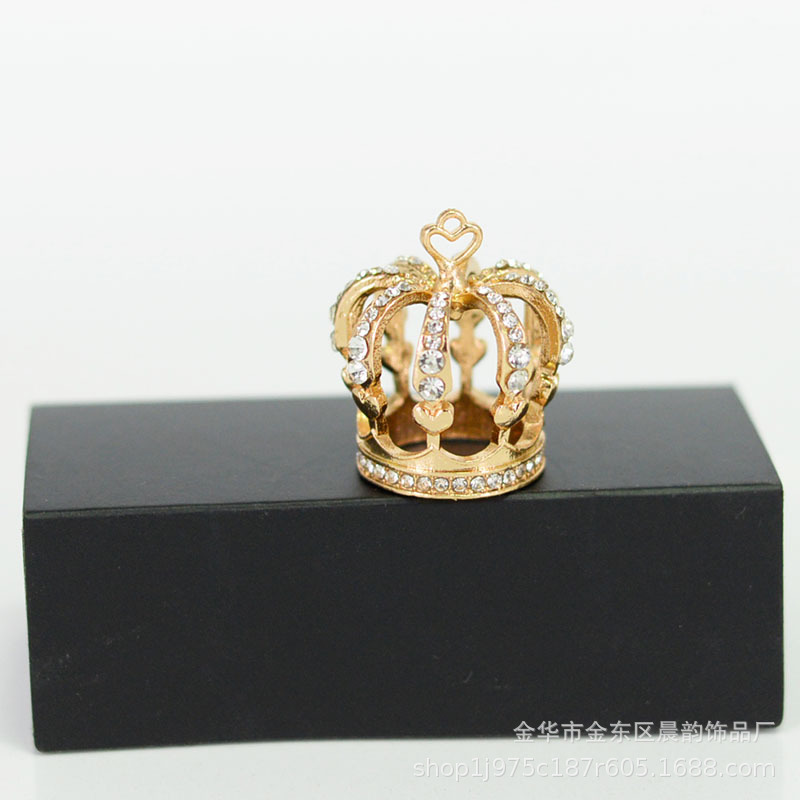 Birthday Decoration Heart-Shaped Alloy Mini Crown - Cake Baking Ornament, Bouquet Accessory & Bottle Lid Decor