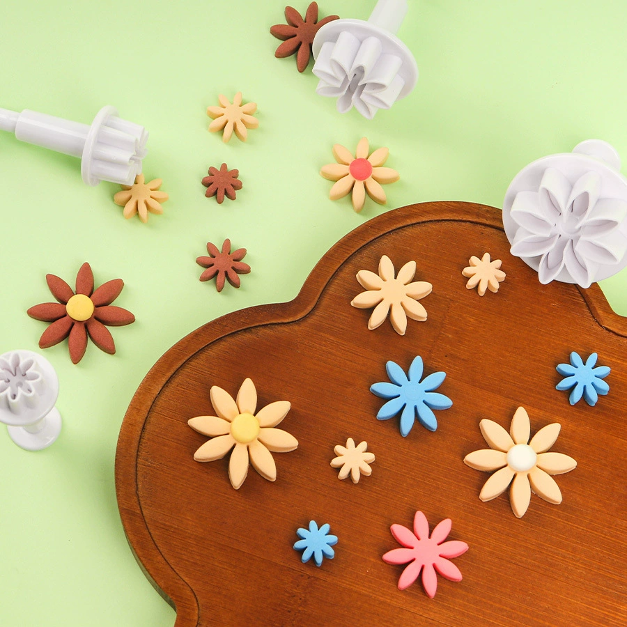 4Pcs Daisy Flower Spring Plunger Cutter Set - Plastic Fondant & Cookie Molds for Baking