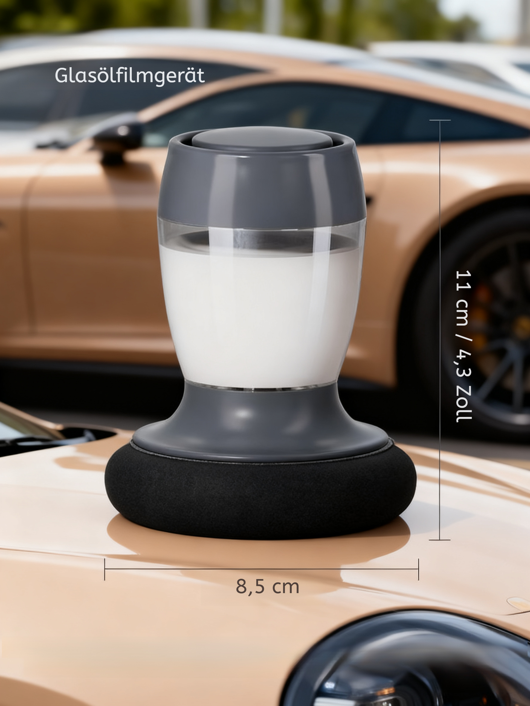 Einfache Anwendung des Glas Ölfilm Reinigers am Auto