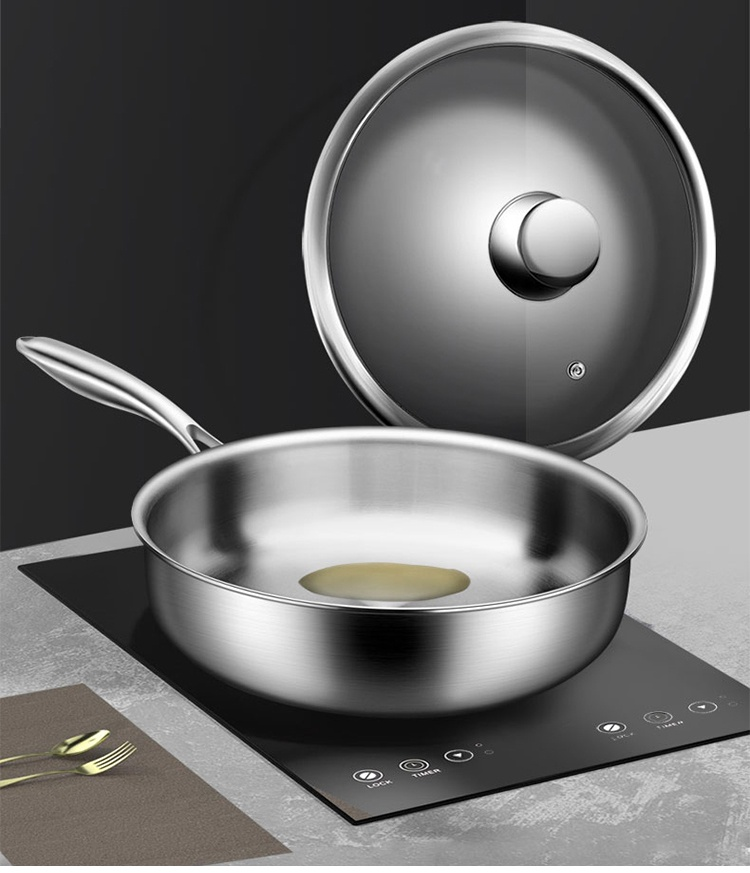 Multifunktionale Pfanne für gesundes Kochen