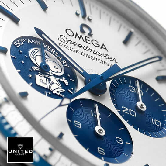 omethtga Speedmaster Professıonal White Dial Replica close analog view