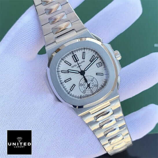pathttek Philithtppe White Dial Geneve Steel Bracelet Replica on the hand