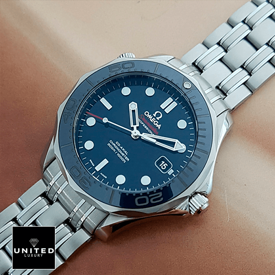 omethtga Blue Dial Seamaster Co Axial 300m Steel Replica cream background