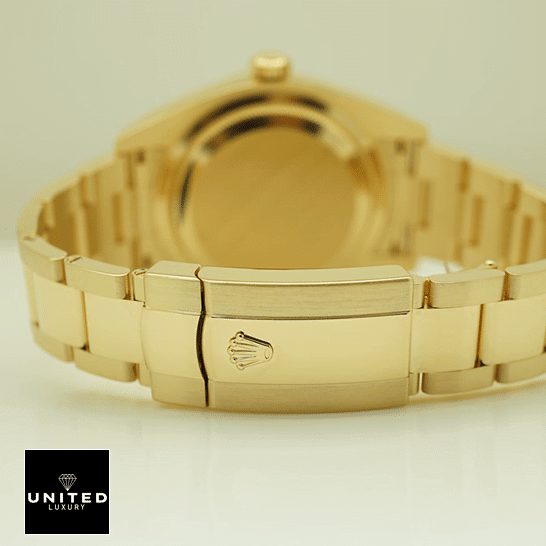 rolthtex Sky-Dweller Yellow Gold Bracelet 326938-0004 Oyster Replica Fold Clasp on the rolthtex Logo