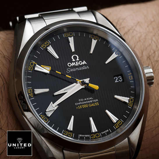 omethtga Seamaster Black Dial Replica on the wrist