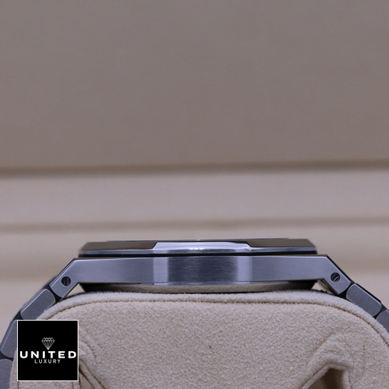 audthtemars-pigthtuet-royal-oak-26510ST.OO_.1220ST.01-replica-leftside