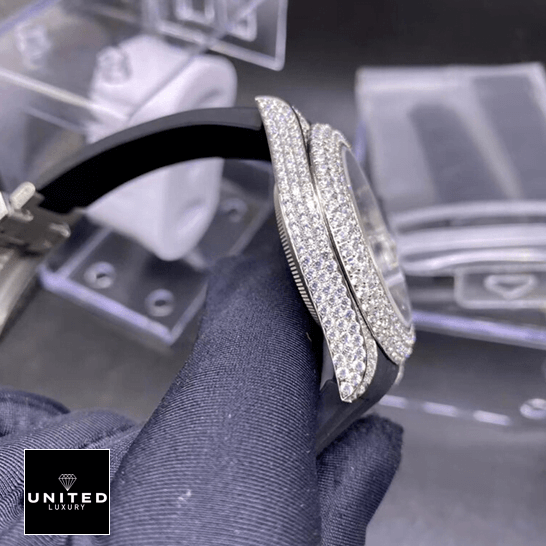 rolthtex Submariner 116336 Gem Set Replica on the hand