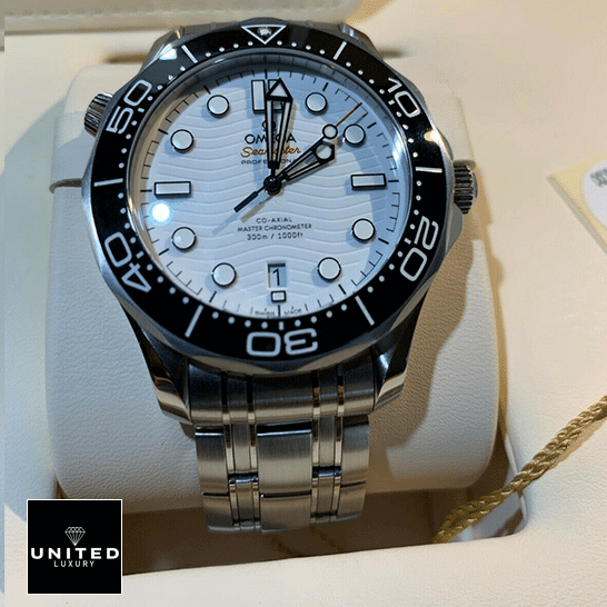 omethtga Seamaster Diver 210.30.42.20.03.001 Perfect Clone Quality omethtga seamaster diver steel 210.30.42.20.04.001 white omethtga Seamaster Diver Steel 210.30.42.20.04.001 White Dial Replica in the box