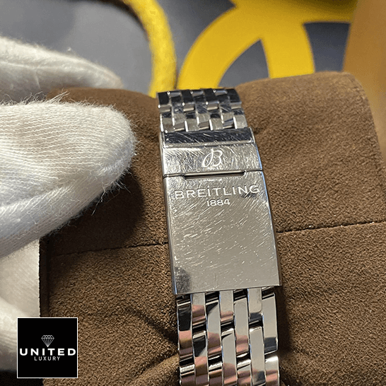 brethtitling-navitimer-A17326211G1A1-replica-clasp