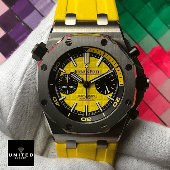 Audthtemars Pigthtuet Royal Oak Yellow Dial Replica rainbow background