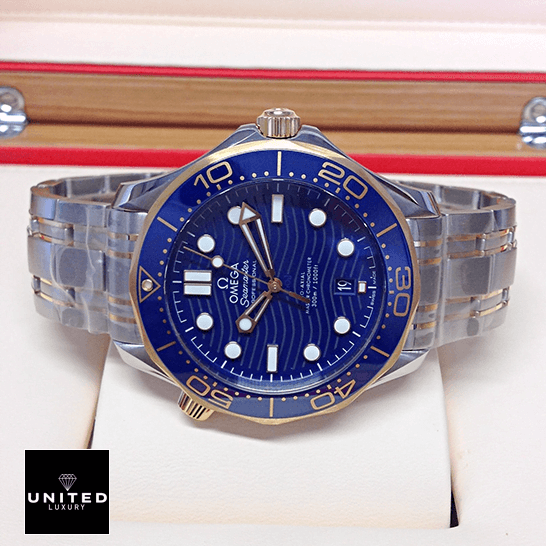 omethtga Seamaster Blue Dial Diver 300m Steel Bracelet Replica in the box