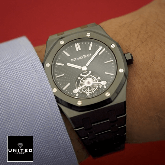 Audthtemars Pigthtuet Royal Oak Tourbillion 26522CE.OO_.1225CE Replica on the man wrist