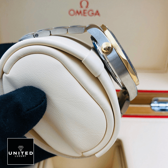 omethtga-seamaster-diver-300m-210.20.42.20.03.001-replica-leftside