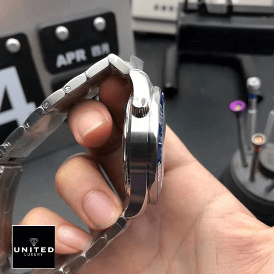 omethtga-seamaster-diver-300m-210.30.42.20.06.001-replica-leftside