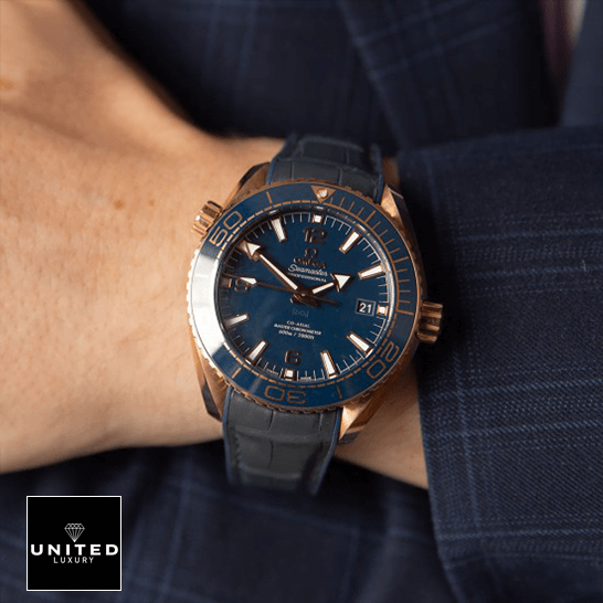 omethtga Seamaster Planet Ocean Steel 215.63.44.21.03.001 "Planet Ocean" Premium Replica 1:1 omethtga seamaster planet ocean steel 215.63.44.21.03 omethtga Seamaster 215.63.44.21.03 Planet Ocean Blue Dial Replica on the man wrist