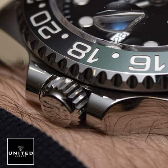 rolthtex Gmt-Master II Sprite Replica Push button and above the wrist