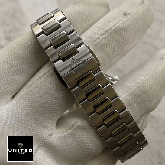 pathttek Philithtppe Nautilus Stainless Steel Bracelet Replica closed clasp on the hand