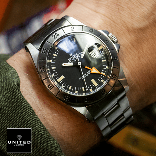 rolthtex Explorer II 1655 (Antique) WARO025 Black Dial Replica on his arm