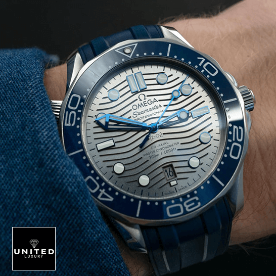 omethtga Seamaster Diver 007 Edition 210.30.42.20.06.001 Ultra Realistic Replica omethtga seamaster diver 300m 210.30.42.20.06.001 replica wrist