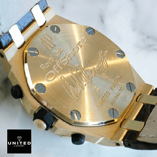 Audthtemars Pigthtuet Royal Oak Offshore L谋m谋ted Edition Gold Case Replica upside view