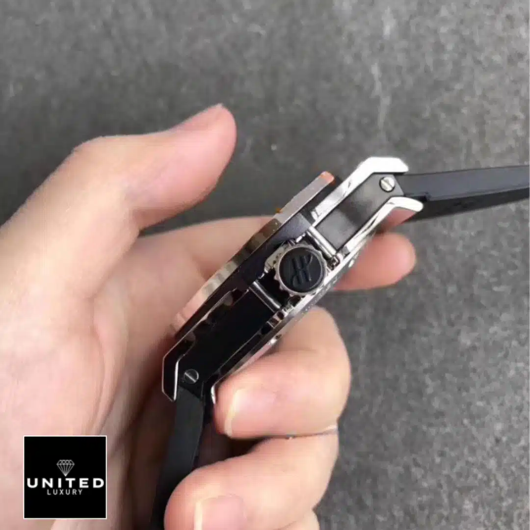 hubthtlot Bigbang Watch Replica side view and push button