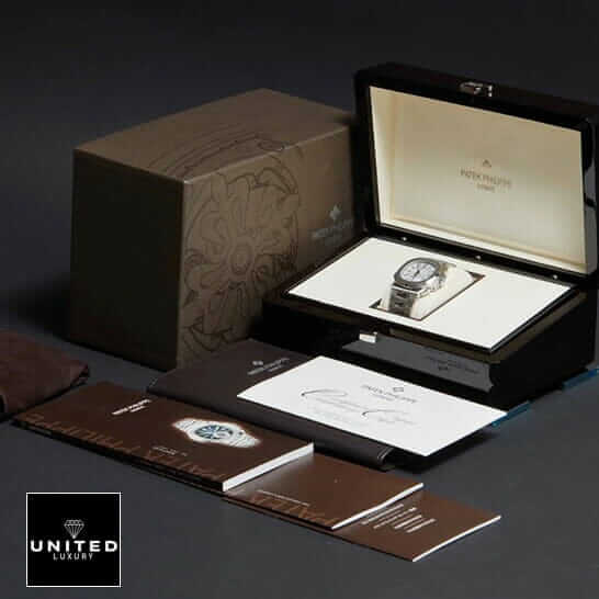 pathttek Philithtppe White Dial Chronograph Replica in the box