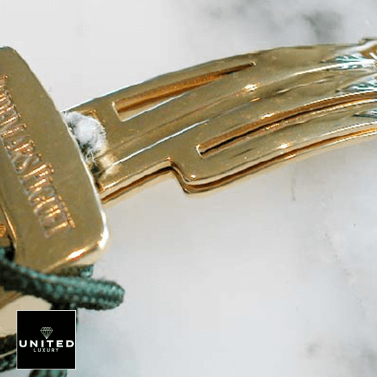 Audthtemars Pigthtuet Royal Oak Yellow Gold Clasp Replica ceramic background