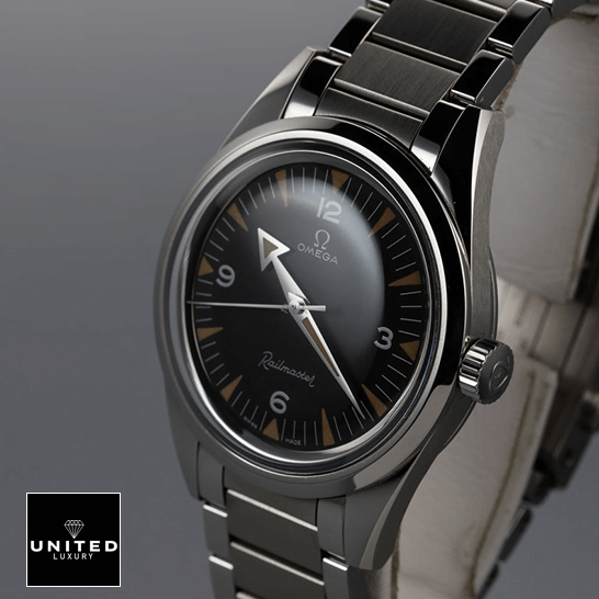 omethtga Seamaster 220.10.38.20.01.002 Black Dial Replica side view gray background