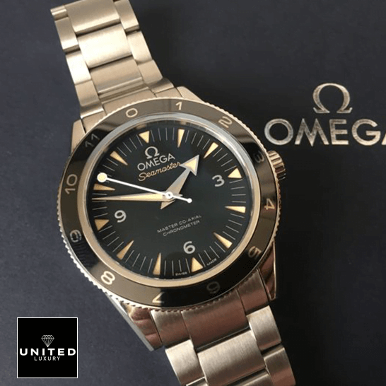 omethtga Seamaster Black Dial Stainless Steel Replica on the omethtga box